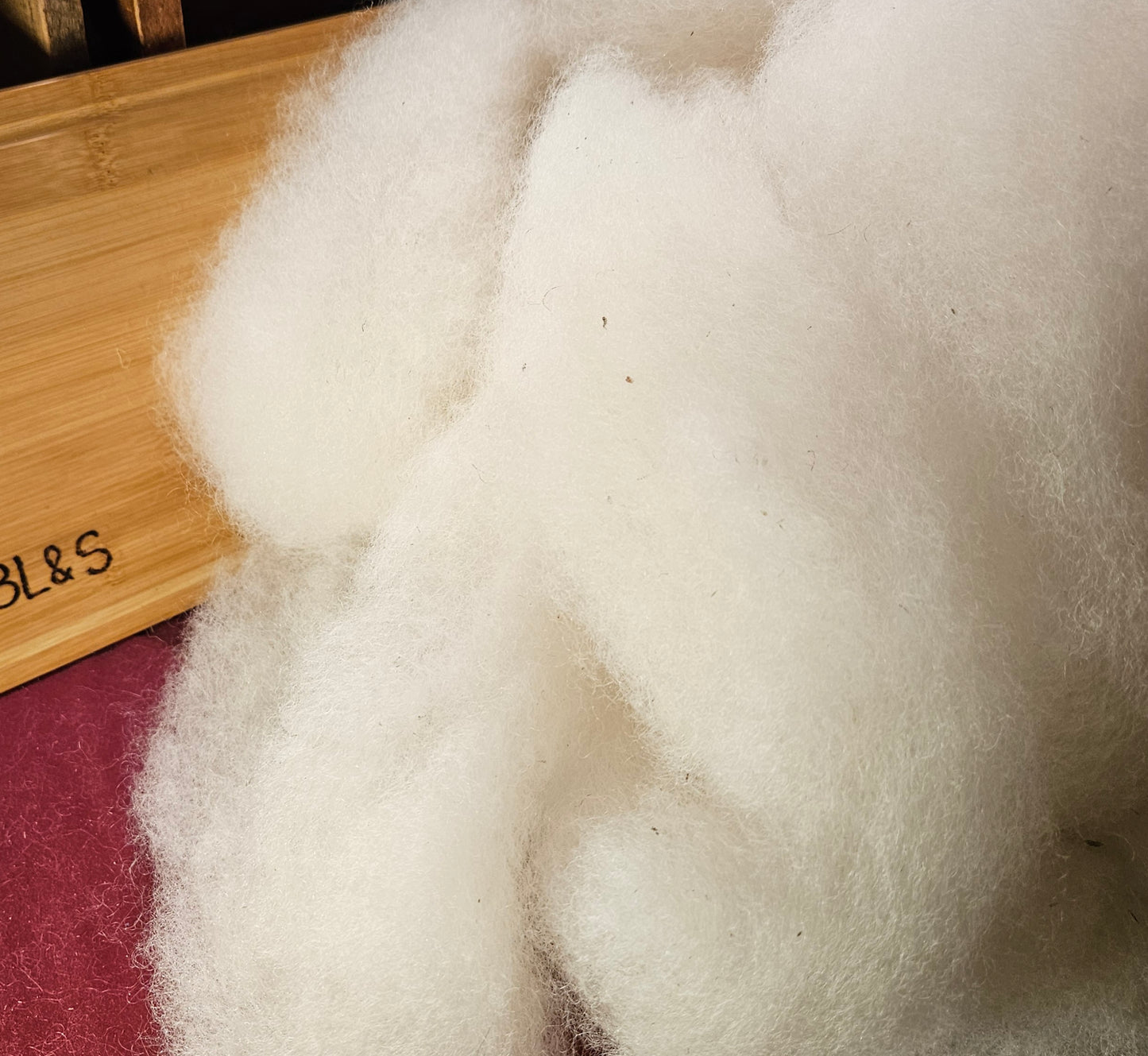 Roving White RWM-13 100% Romney 4 ounces