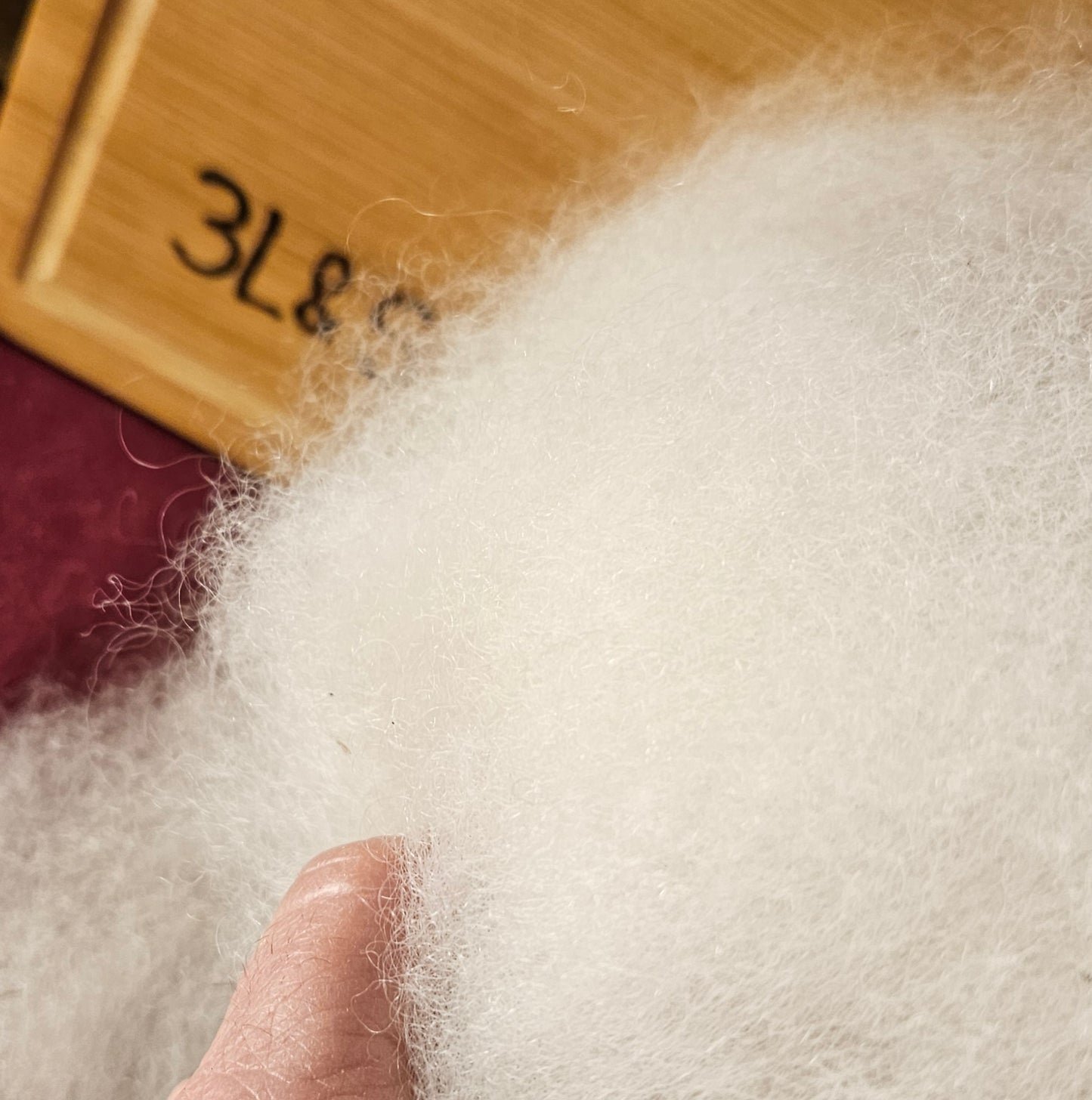 Roving White RWM-13 100% Romney 4 ounces