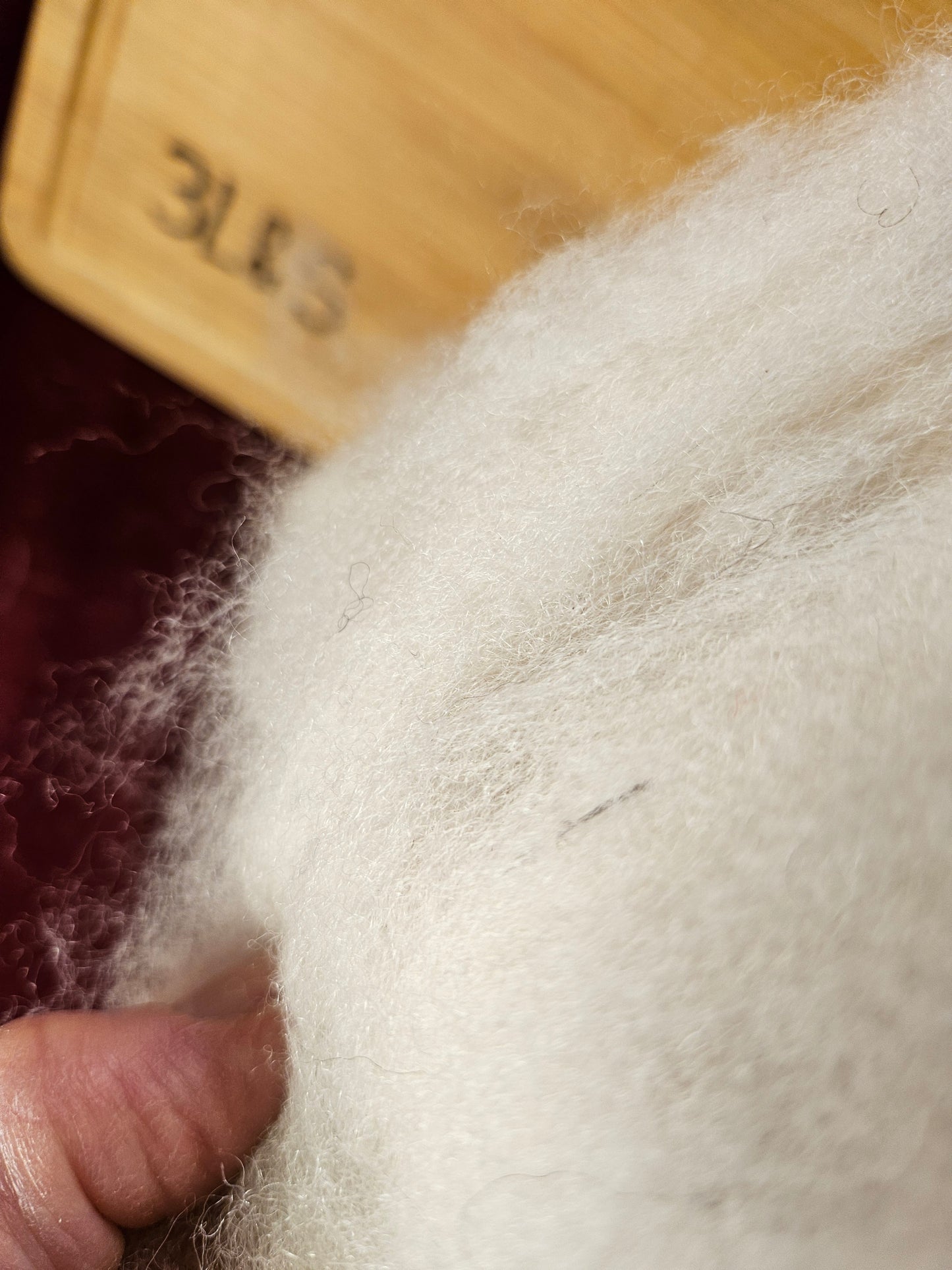Roving White RWA- 17 Roving 100% Romney - 5.0 ounces