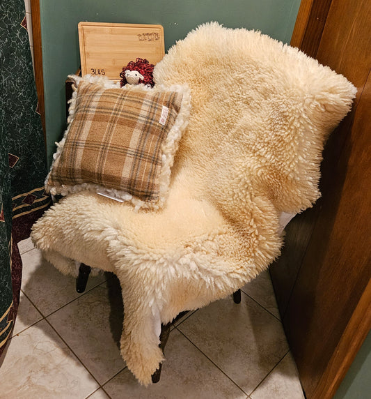 Sheepskin White Romney STpY-275 42.5 x 30