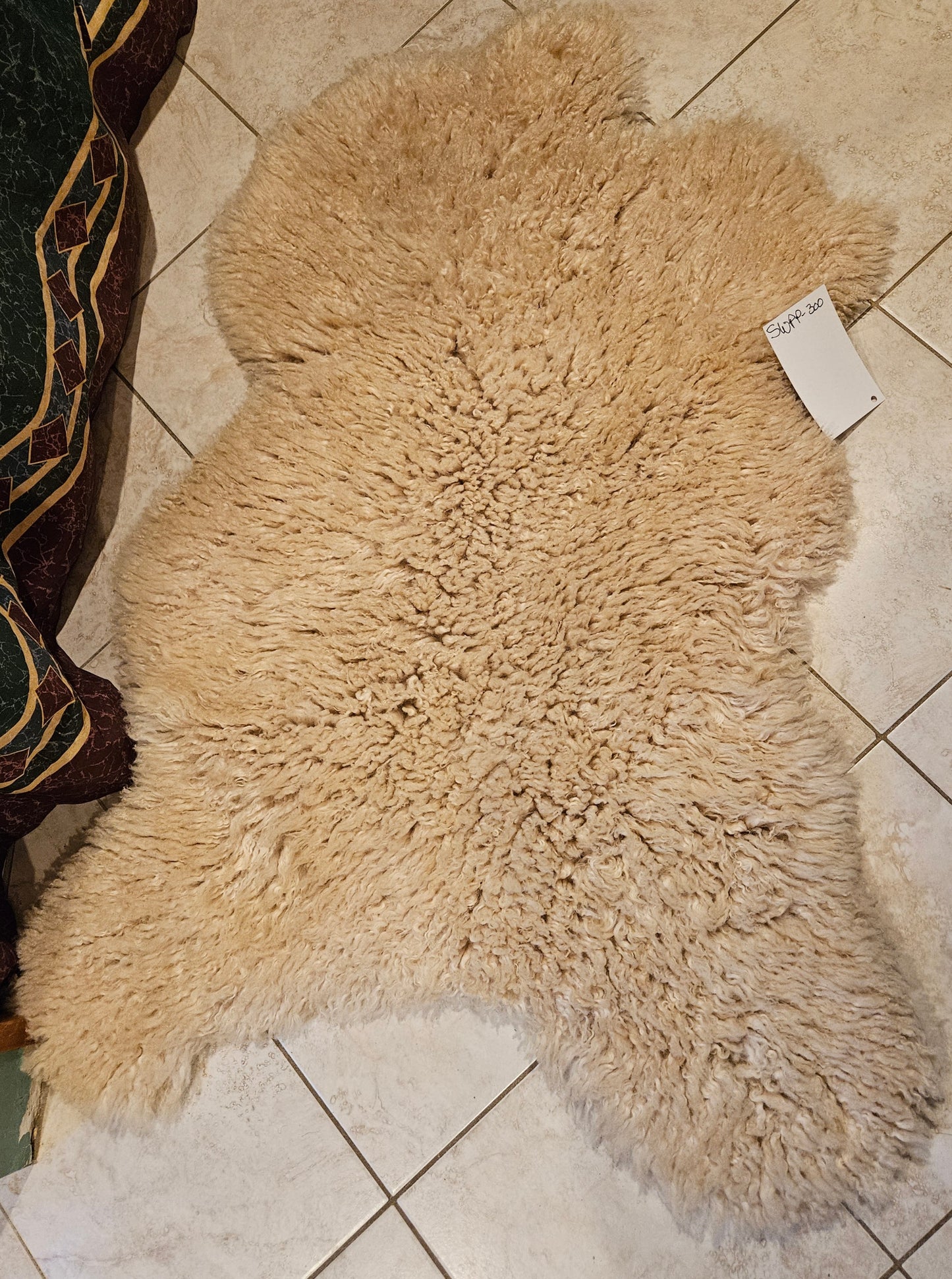Sheepskin Champaign Romney SWPP-300 -37" x 24"
