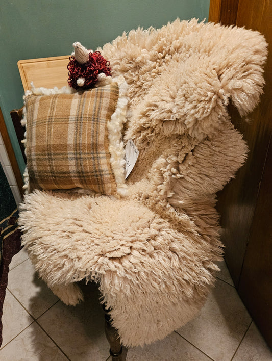Sheepskin Champaign Romney SWPP-300 -37" x 24"