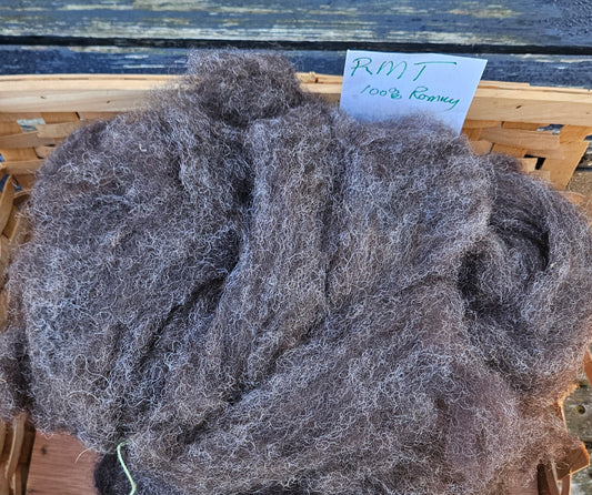 Roving Natural Dark RMT-25 100% Romney Yearling - 8 ounces