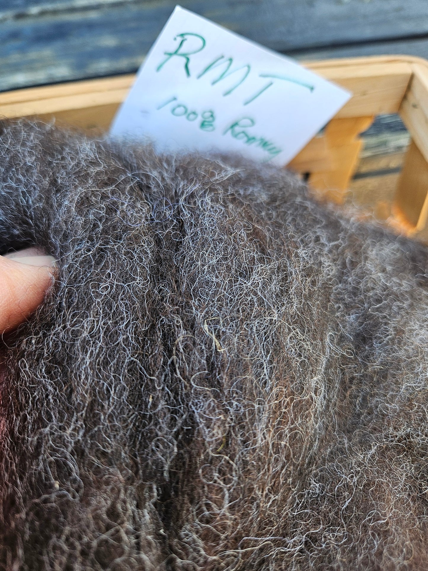 Roving Natural Dark RMT-25 100% Romney Yearling - 8 ounces