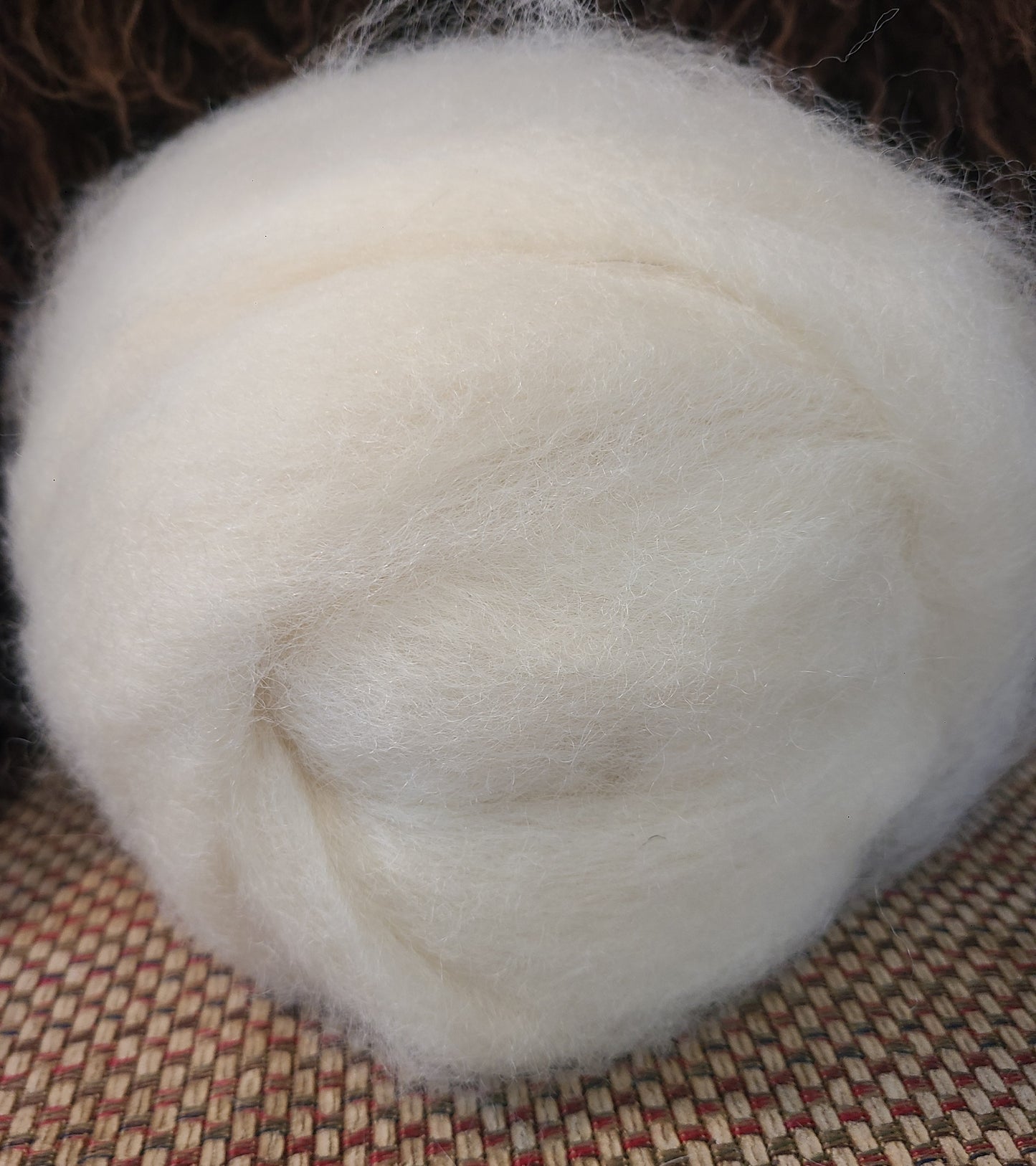 White Romney Ewe Roving, Handspinning ready, Rug hooking ready, needlefelting ready, lustrous