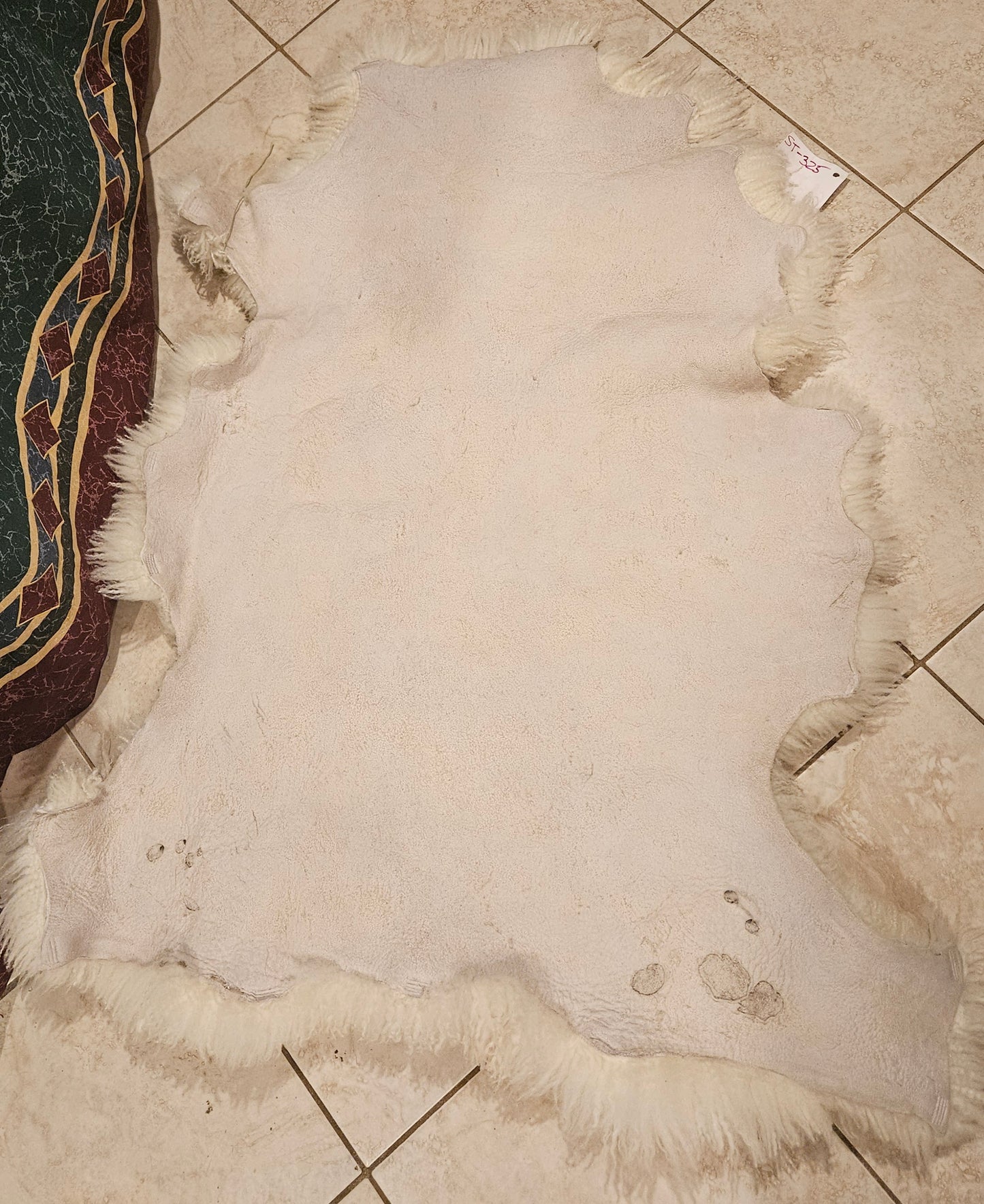 Sheepskin ST-325 White Romney 33" x 25"