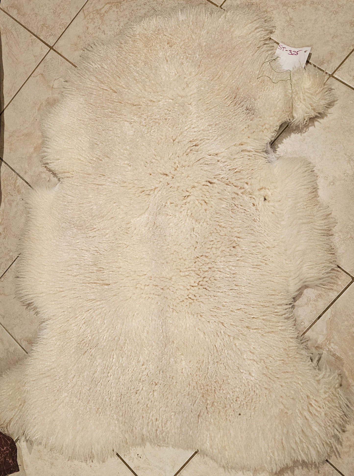 Sheepskin ST-325 White Romney 33" x 25"