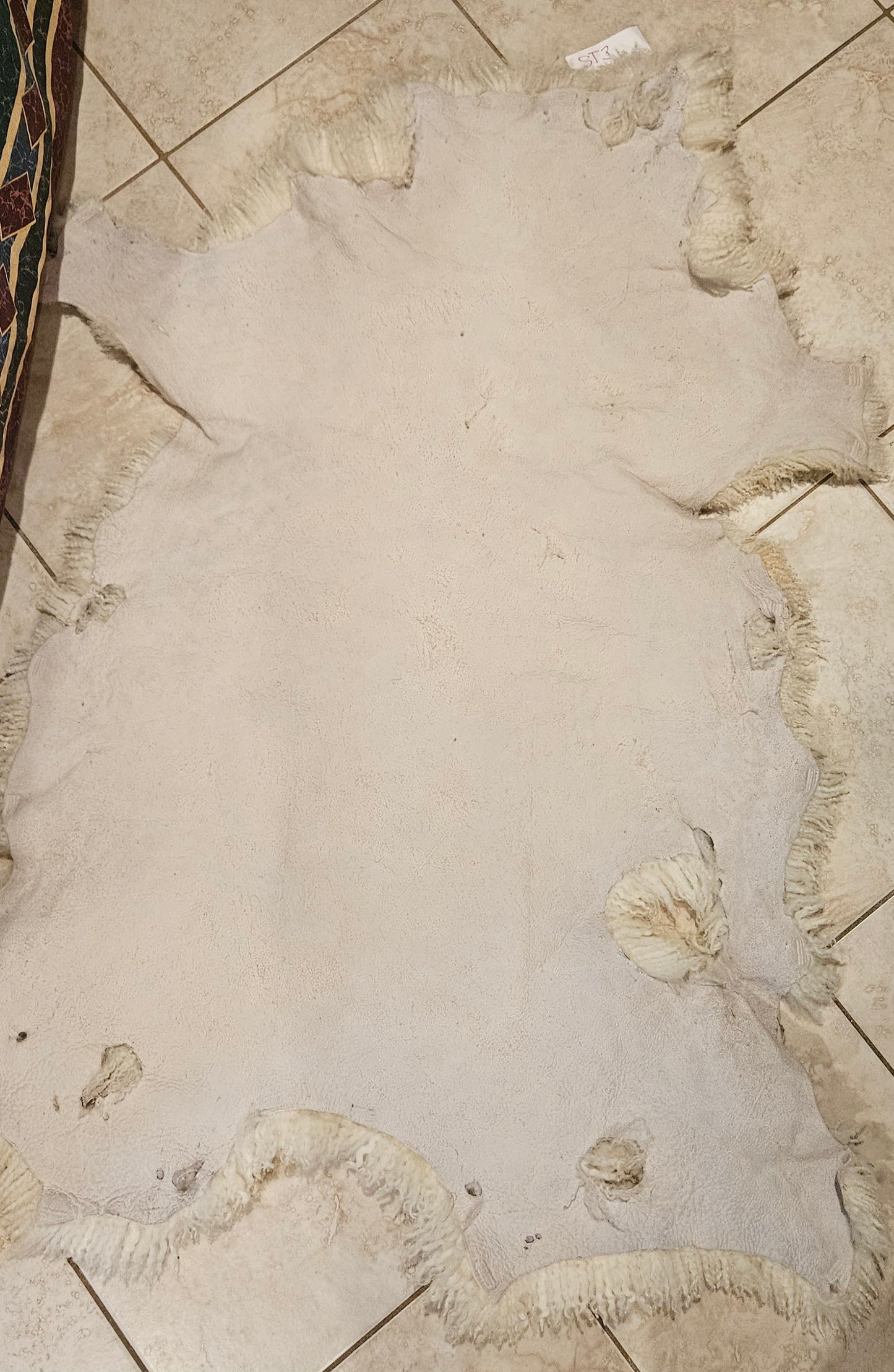 Sheepskin Soft White Romney ST3-275 35" x 27"