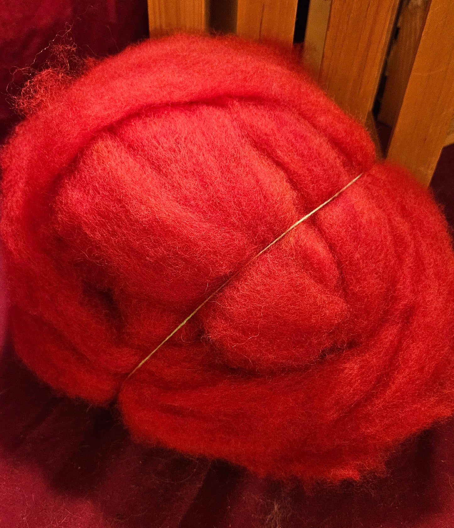 BRoving Scarlet 100% Romney RScarlet28 -5.5 ounces