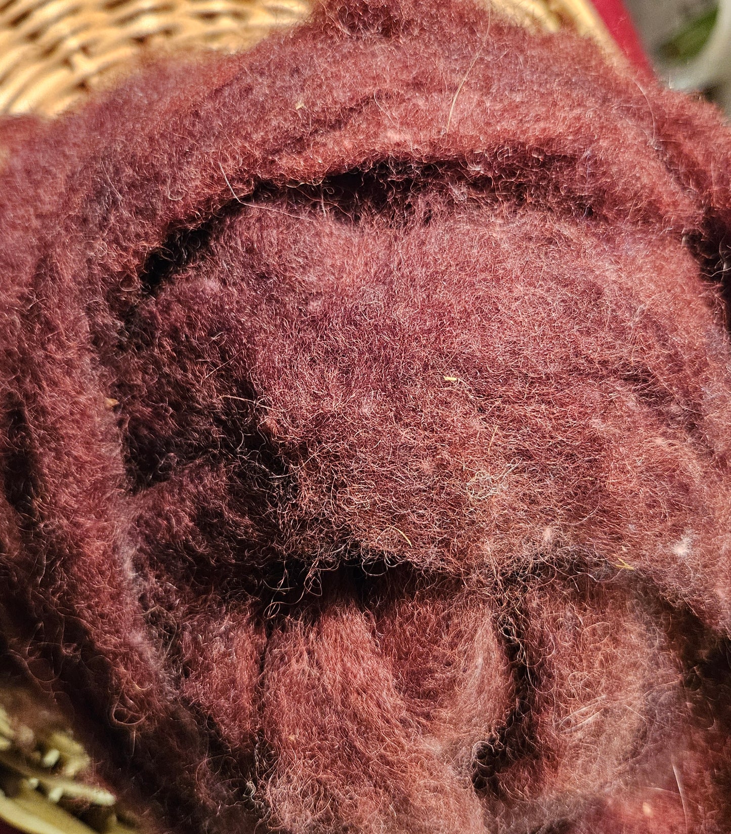 CRoving Blend Mulberry Red 60% Romney/40% Corriedale/10%Angora RRAP10 Romney - 2 ounces